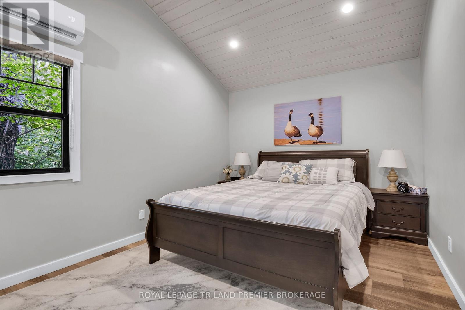 9941 Nipigon Street, Lambton Shores, Ontario  N0M 2L0 - Photo 41 - X12420609