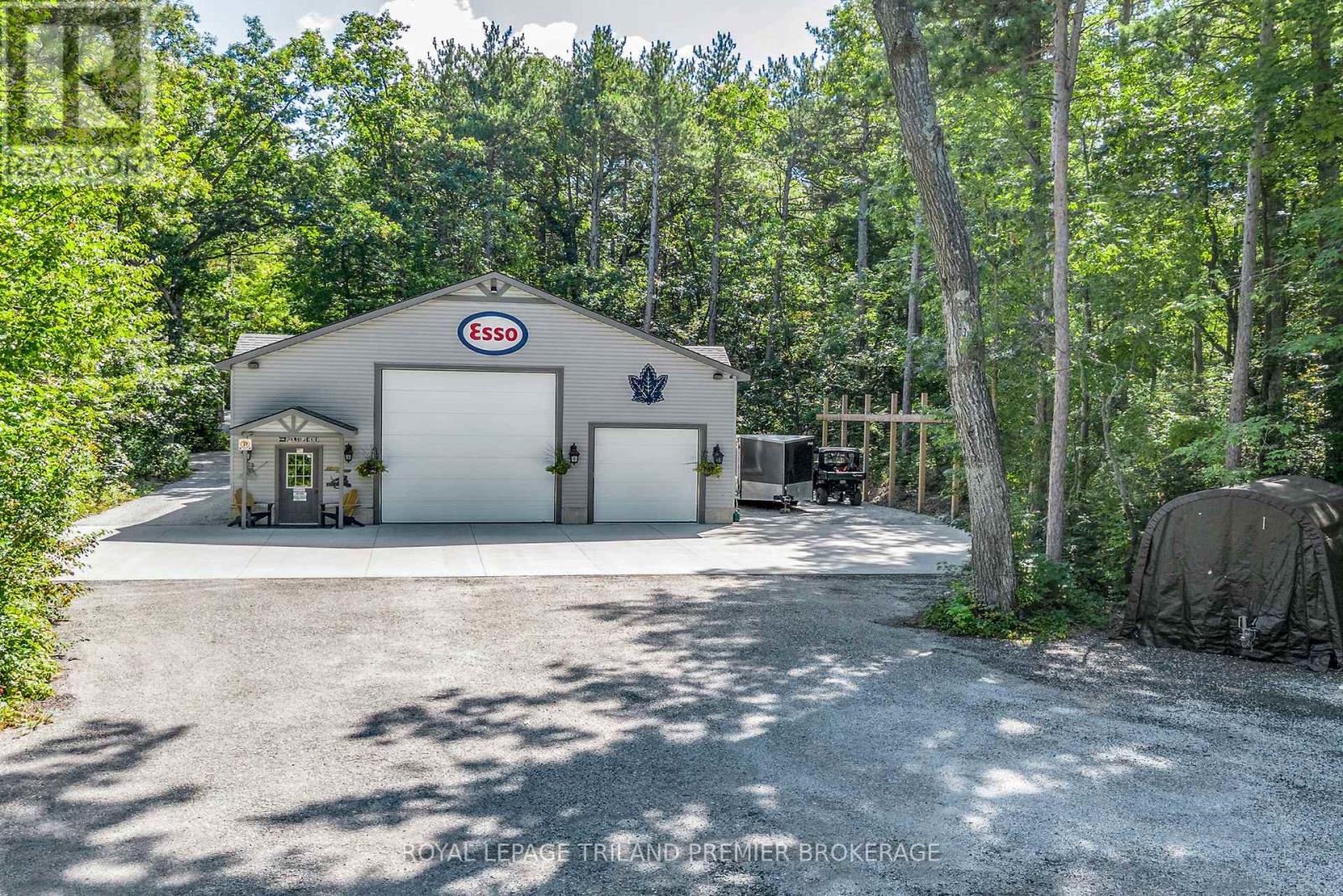 9941 Nipigon Street, Lambton Shores, Ontario  N0M 2L0 - Photo 44 - X12420609