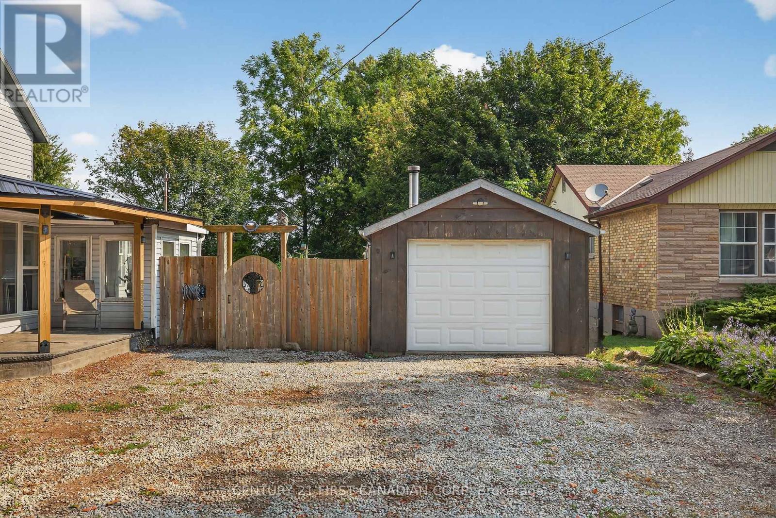 247 Ridout Street, West Elgin, Ontario  N0L 2C0 - Photo 3 - X12420658