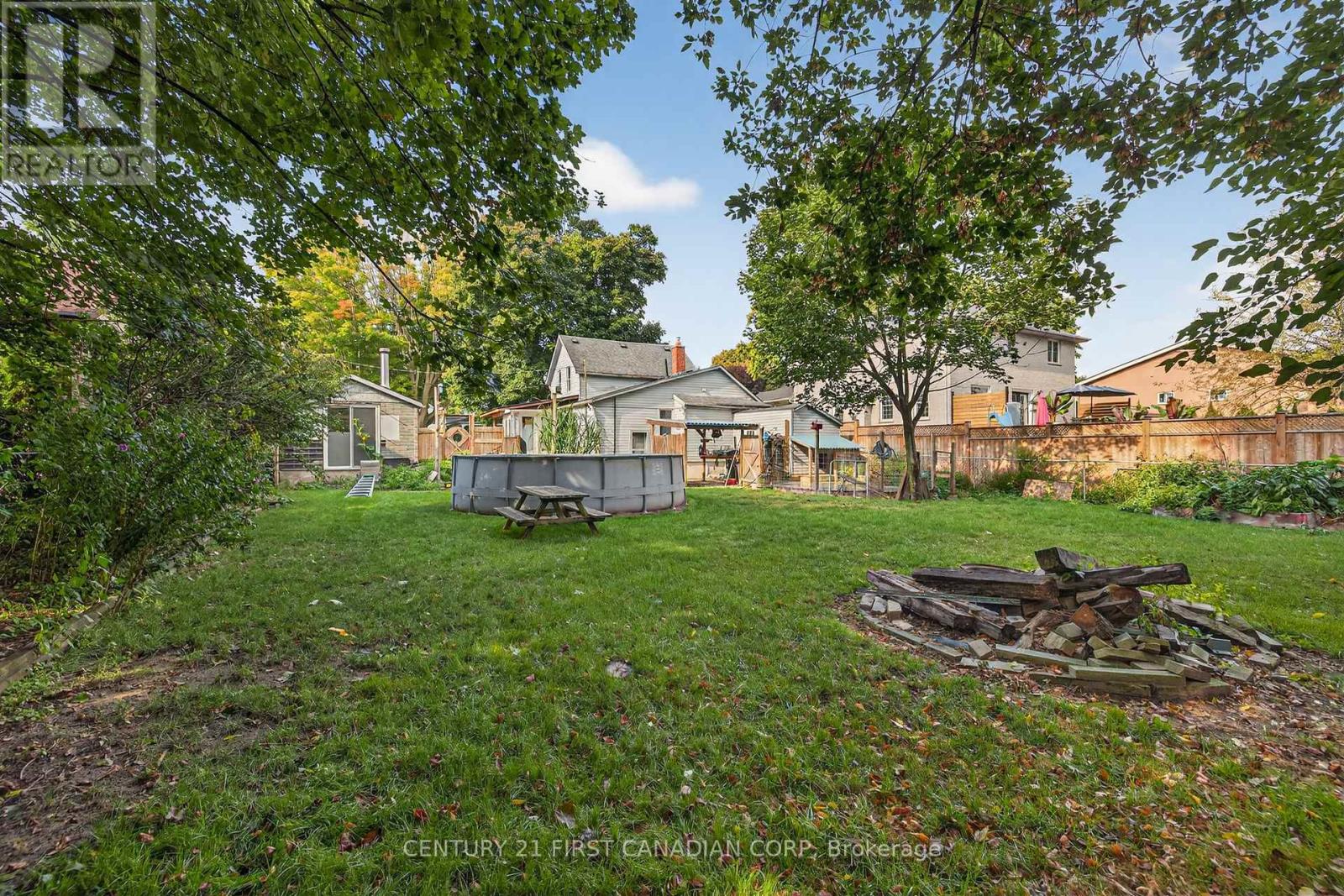247 Ridout Street, West Elgin, Ontario  N0L 2C0 - Photo 35 - X12420658