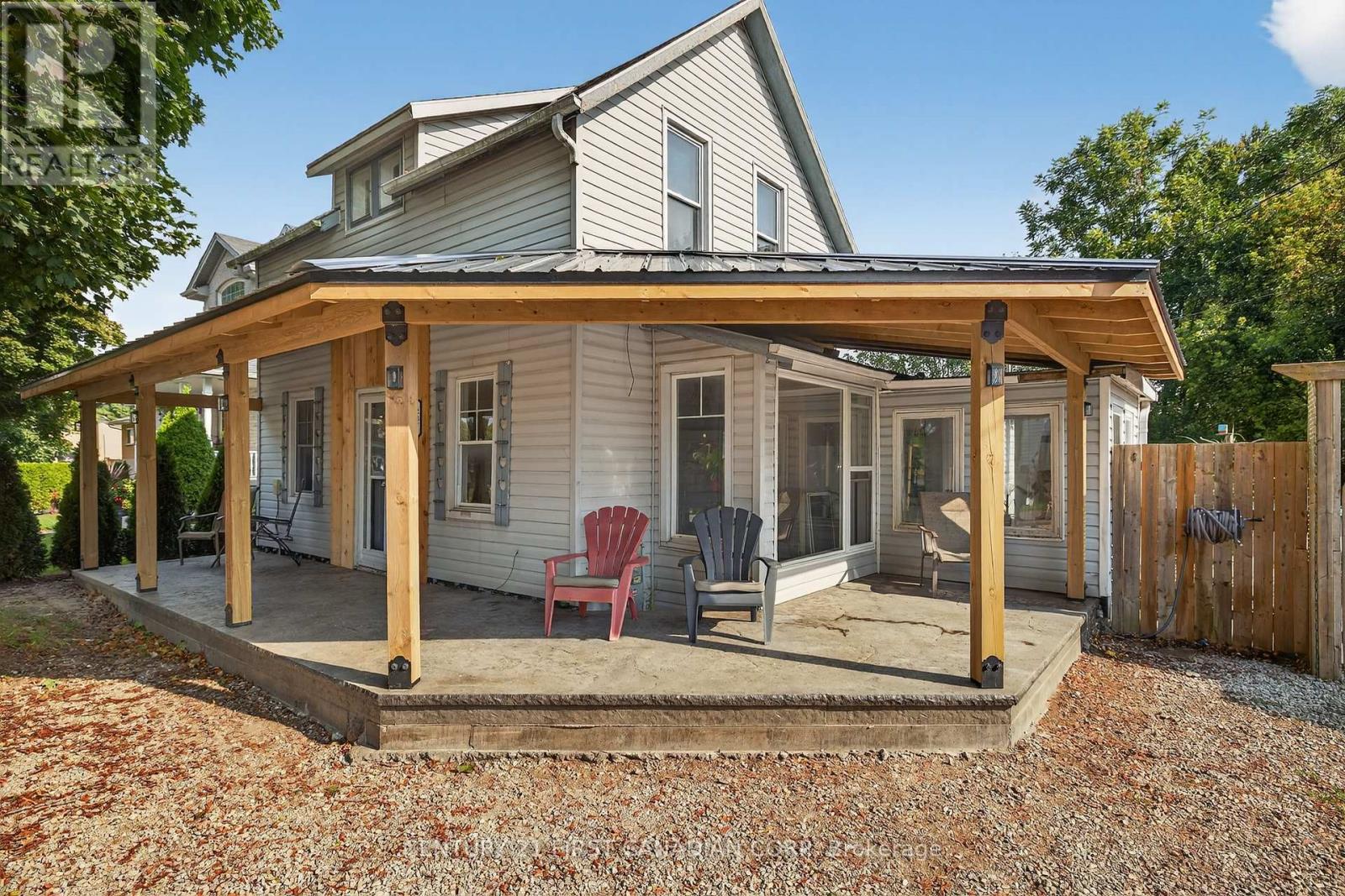 247 Ridout Street, West Elgin, Ontario  N0L 2C0 - Photo 4 - X12420658