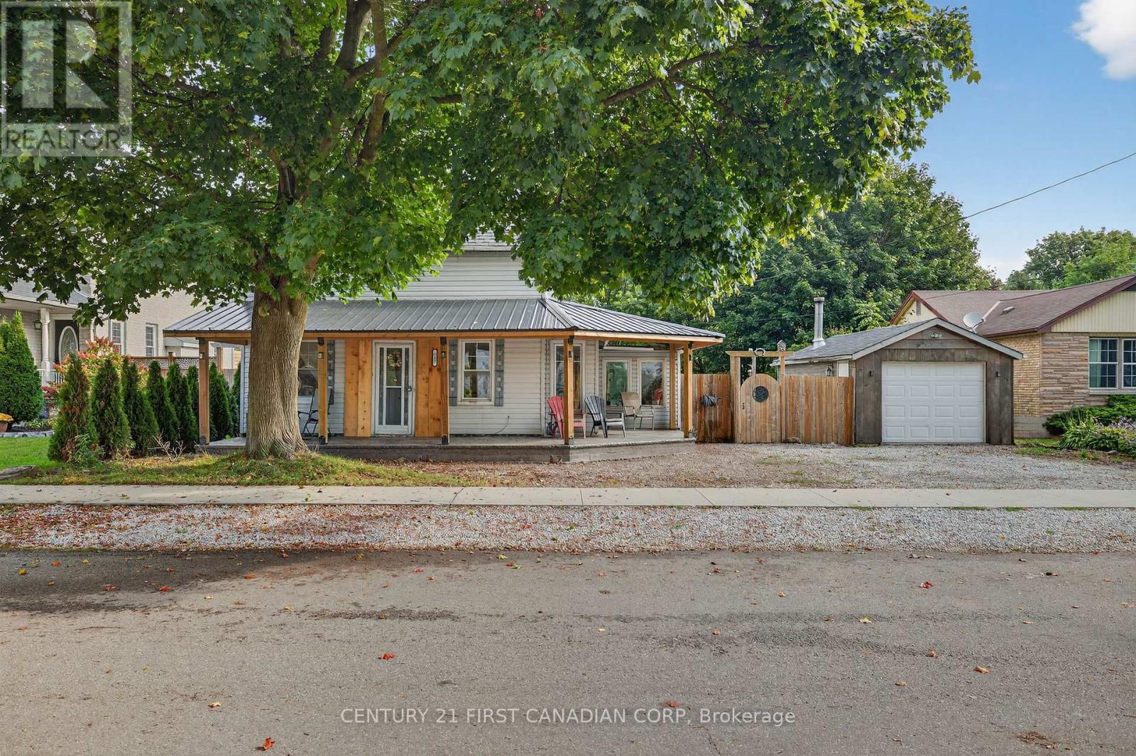 247 Ridout Street, West Elgin, Ontario  N0L 2C0 - Photo 6 - X12420658