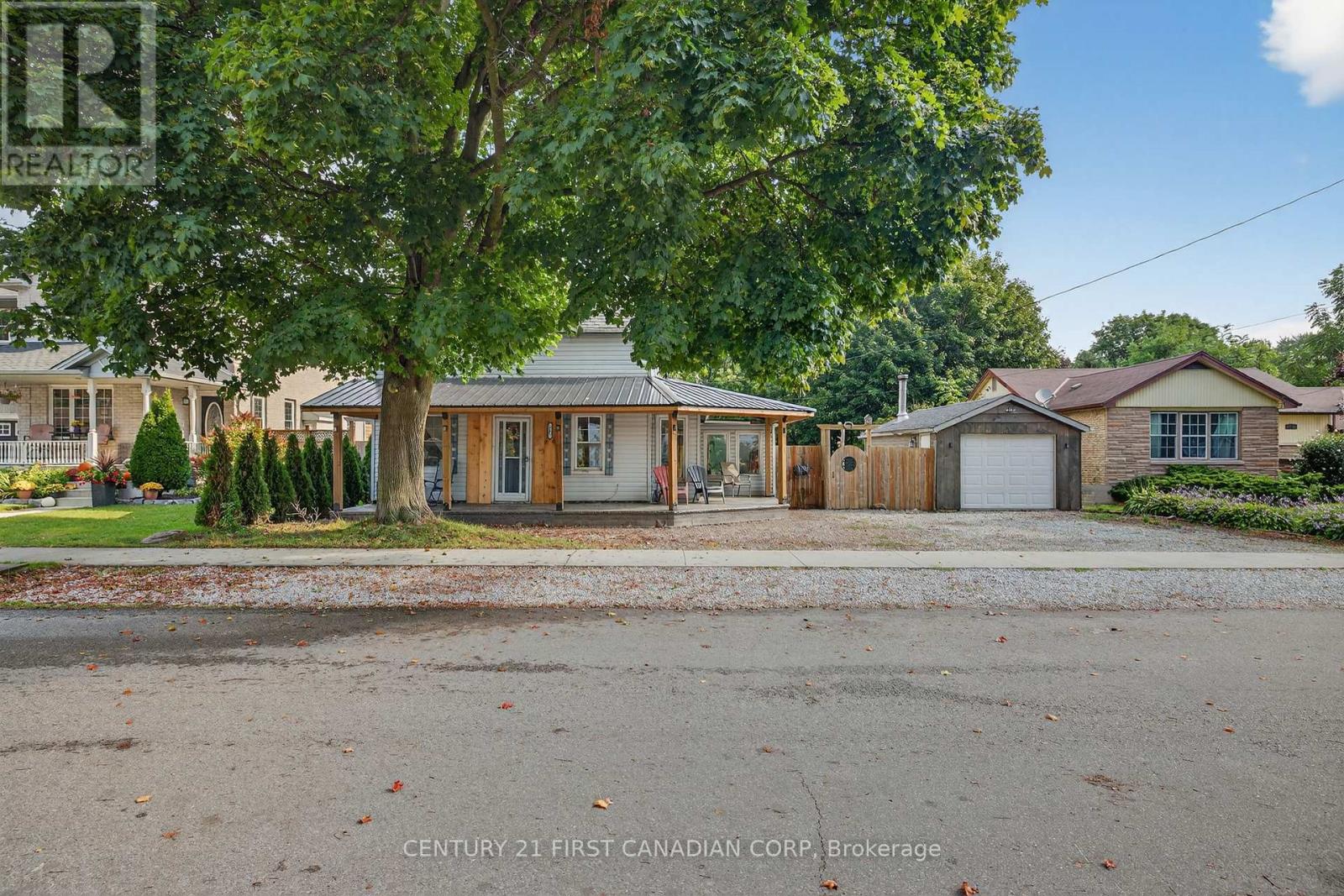 247 Ridout Street, West Elgin, Ontario  N0L 2C0 - Photo 7 - X12420658