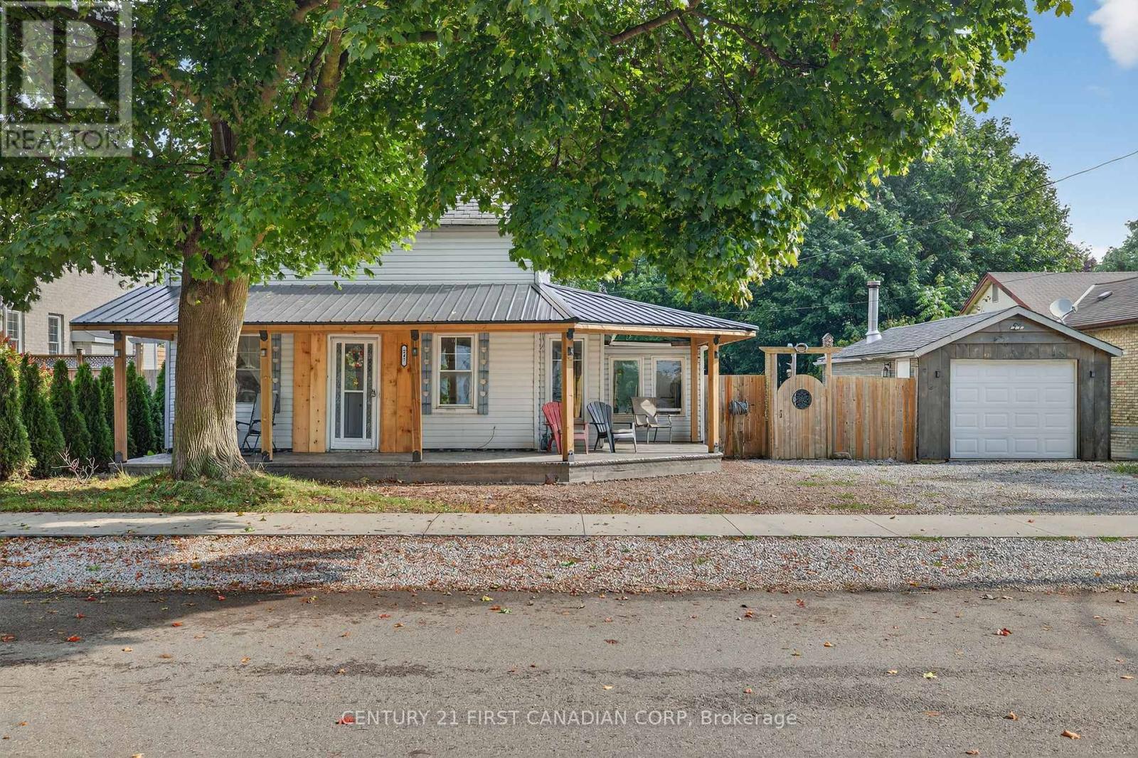 247 Ridout Street, West Elgin, Ontario  N0L 2C0 - Photo 8 - X12420658