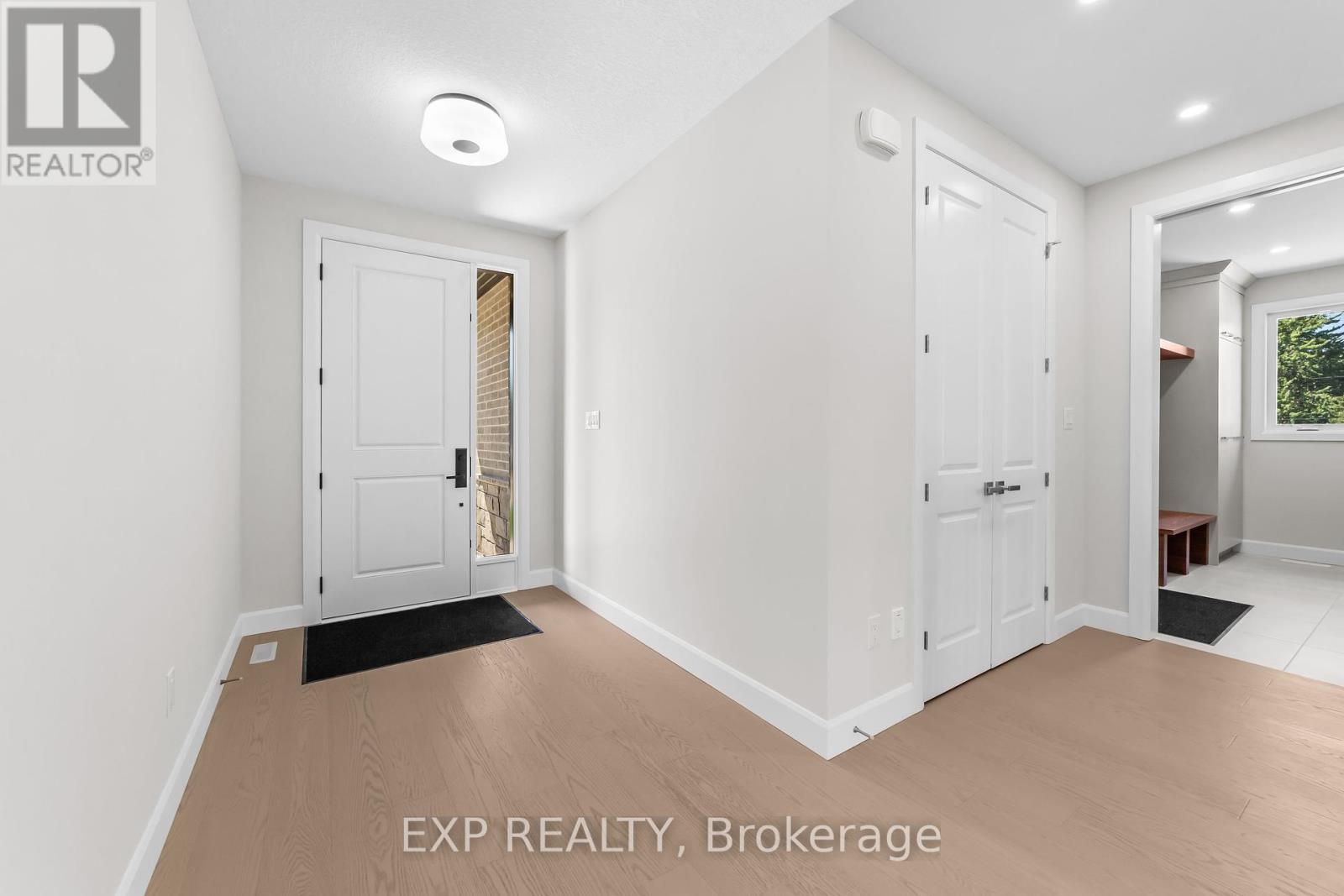 409 Ontario Street, Warwick, Ontario  N0M 2S0 - Photo 11 - X12420675
