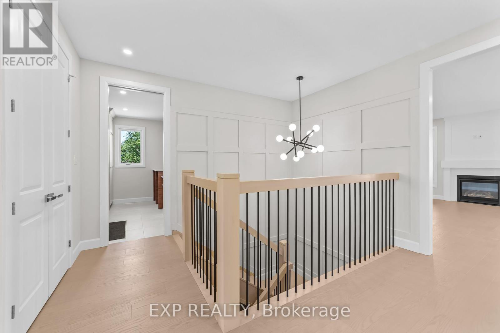 409 Ontario Street, Warwick, Ontario  N0M 2S0 - Photo 12 - X12420675