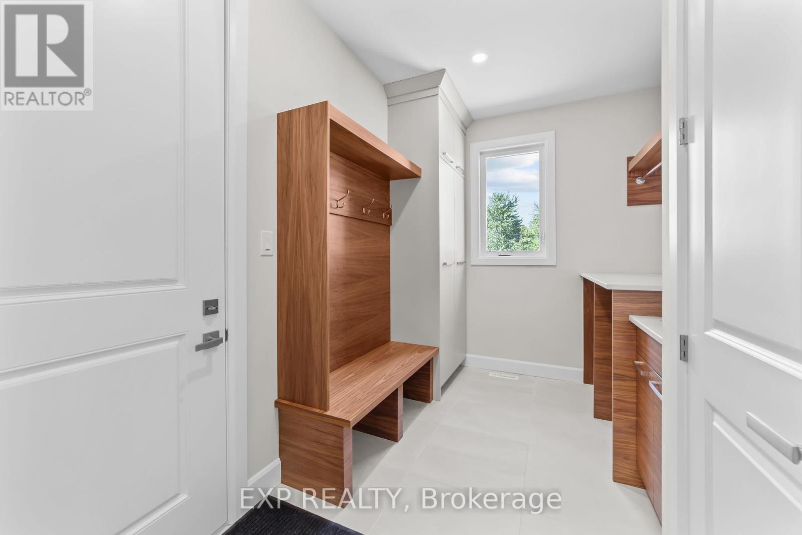 409 Ontario Street, Warwick, Ontario  N0M 2S0 - Photo 13 - X12420675