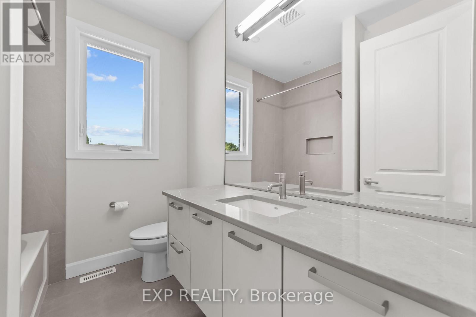 409 Ontario Street, Warwick, Ontario  N0M 2S0 - Photo 17 - X12420675