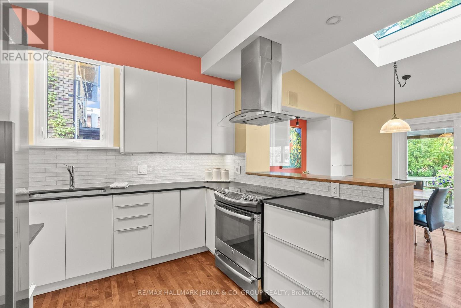 213 Glebe Avenue, Ottawa, Ontario  K1S 2C8 - Photo 12 - X12420615