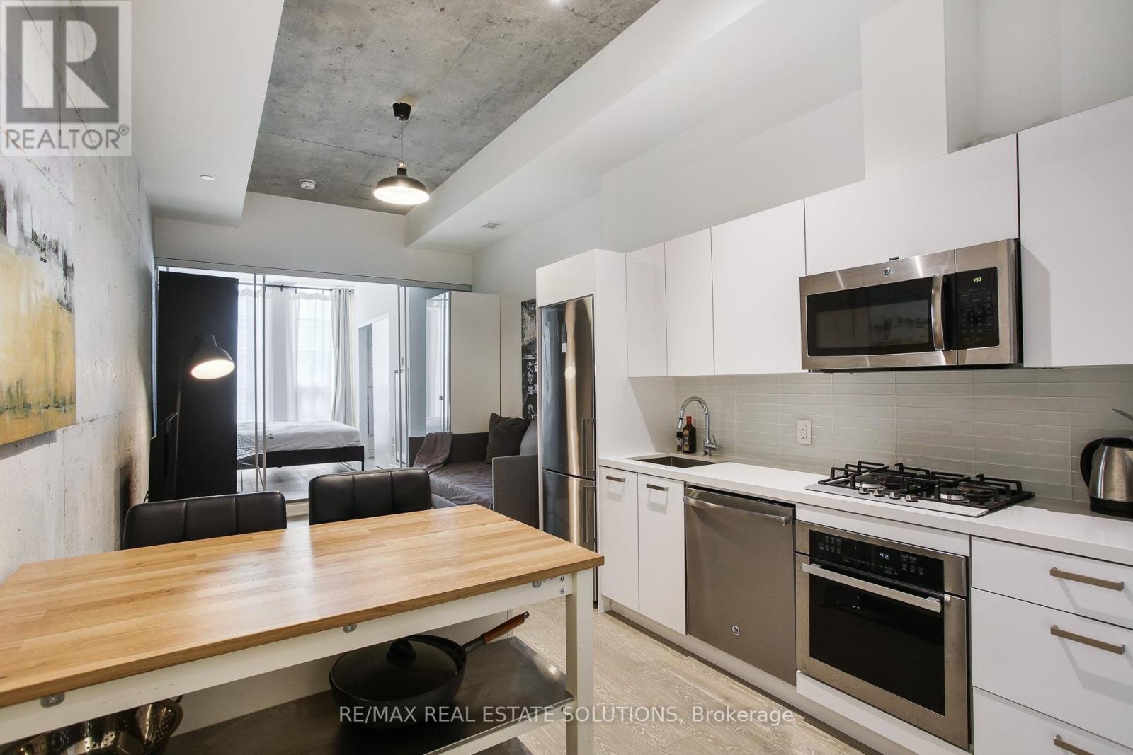 210 - 608 Richmond Street W, Toronto, Ontario  M5V 0N9 - Photo 5 - C12419562