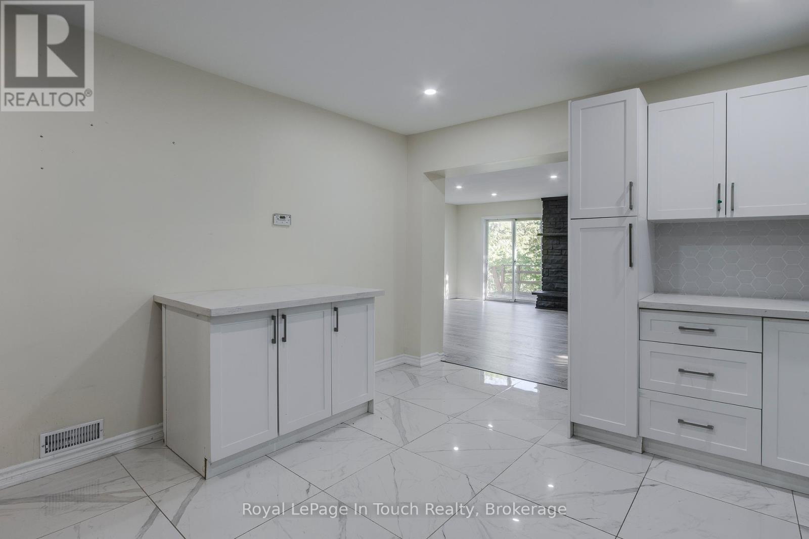 63 Fifth Street E, Midland, Ontario  L4R 3V4 - Photo 12 - S12420655