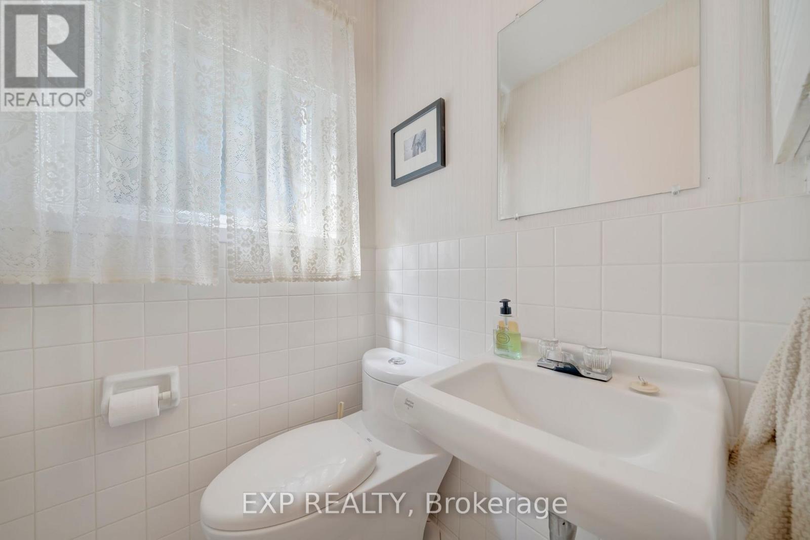6 Queensland Court, Toronto, Ontario  M9C 4G8 - Photo 13 - W12420580
