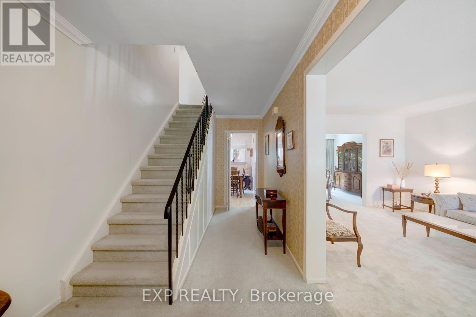 6 Queensland Court, Toronto, Ontario  M9C 4G8 - Photo 2 - W12420580