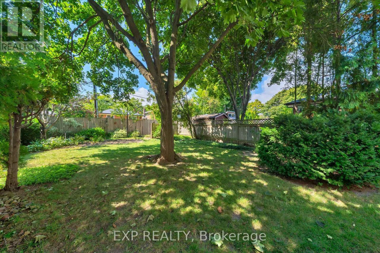 6 Queensland Court, Toronto, Ontario  M9C 4G8 - Photo 26 - W12420580