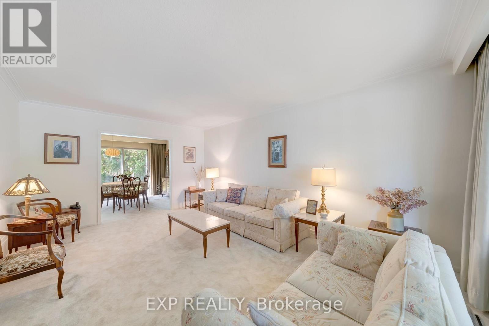 6 Queensland Court, Toronto, Ontario  M9C 4G8 - Photo 3 - W12420580