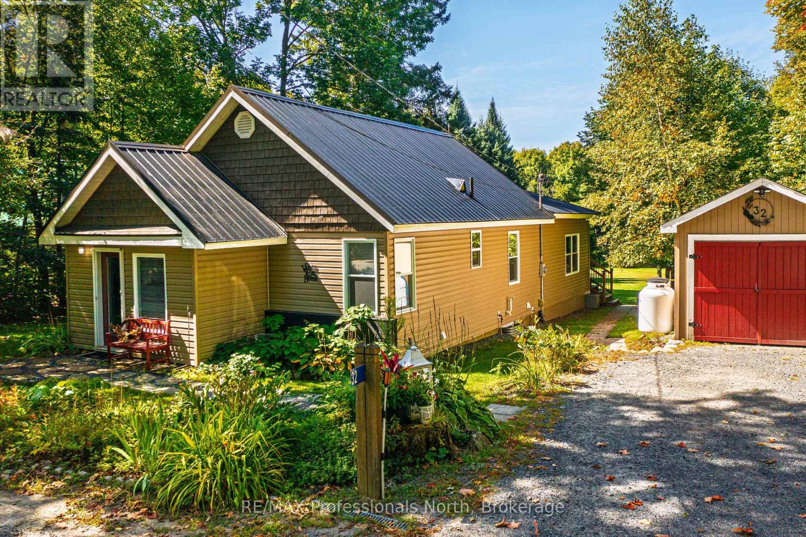 32 Bethune Road S, Huntsville, Ontario  P1H 2J2 - Photo 36 - X12420618