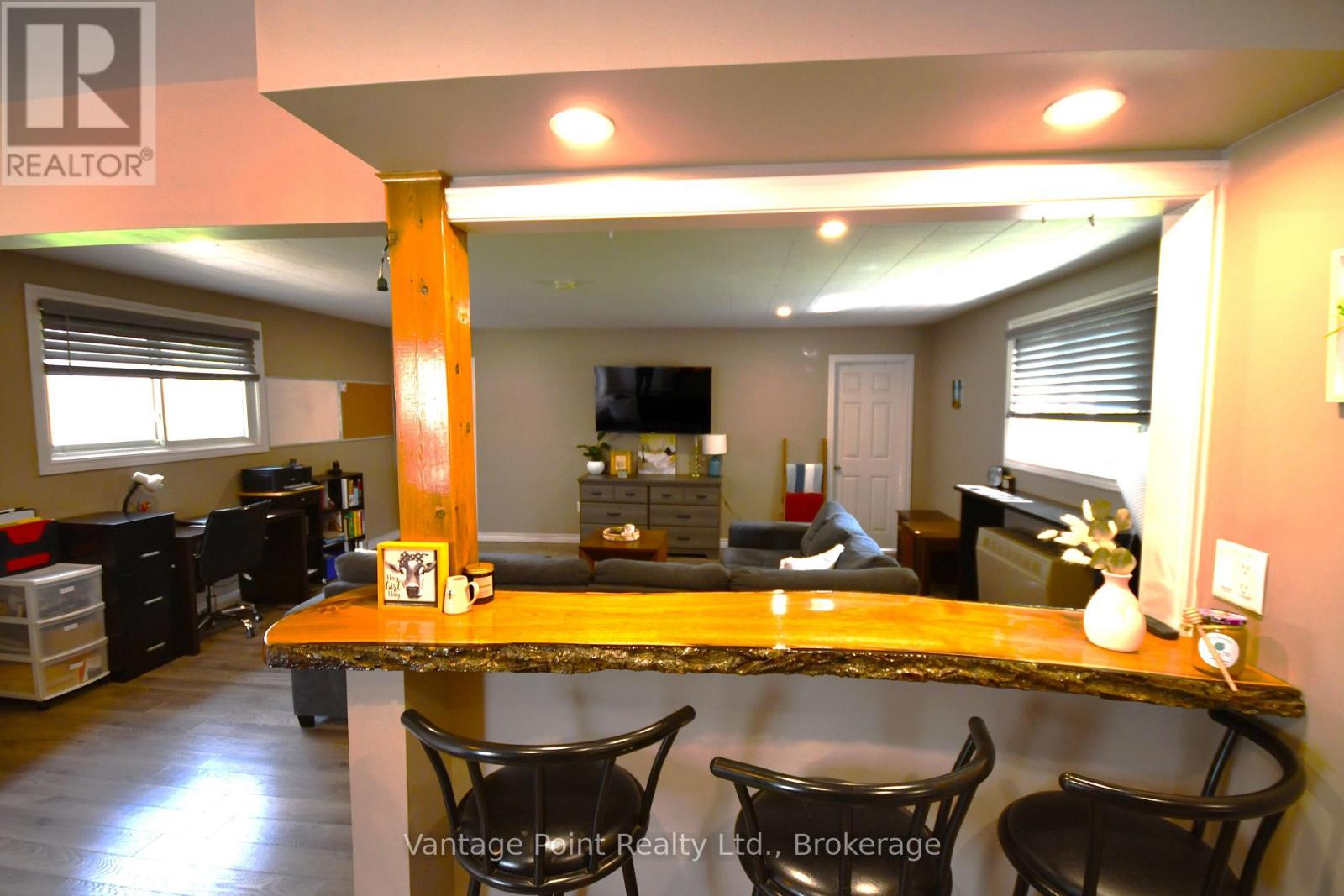 29 Margaret Street, Grey Highlands, Ontario N0C 1E0 - Photo 11 - X12420647