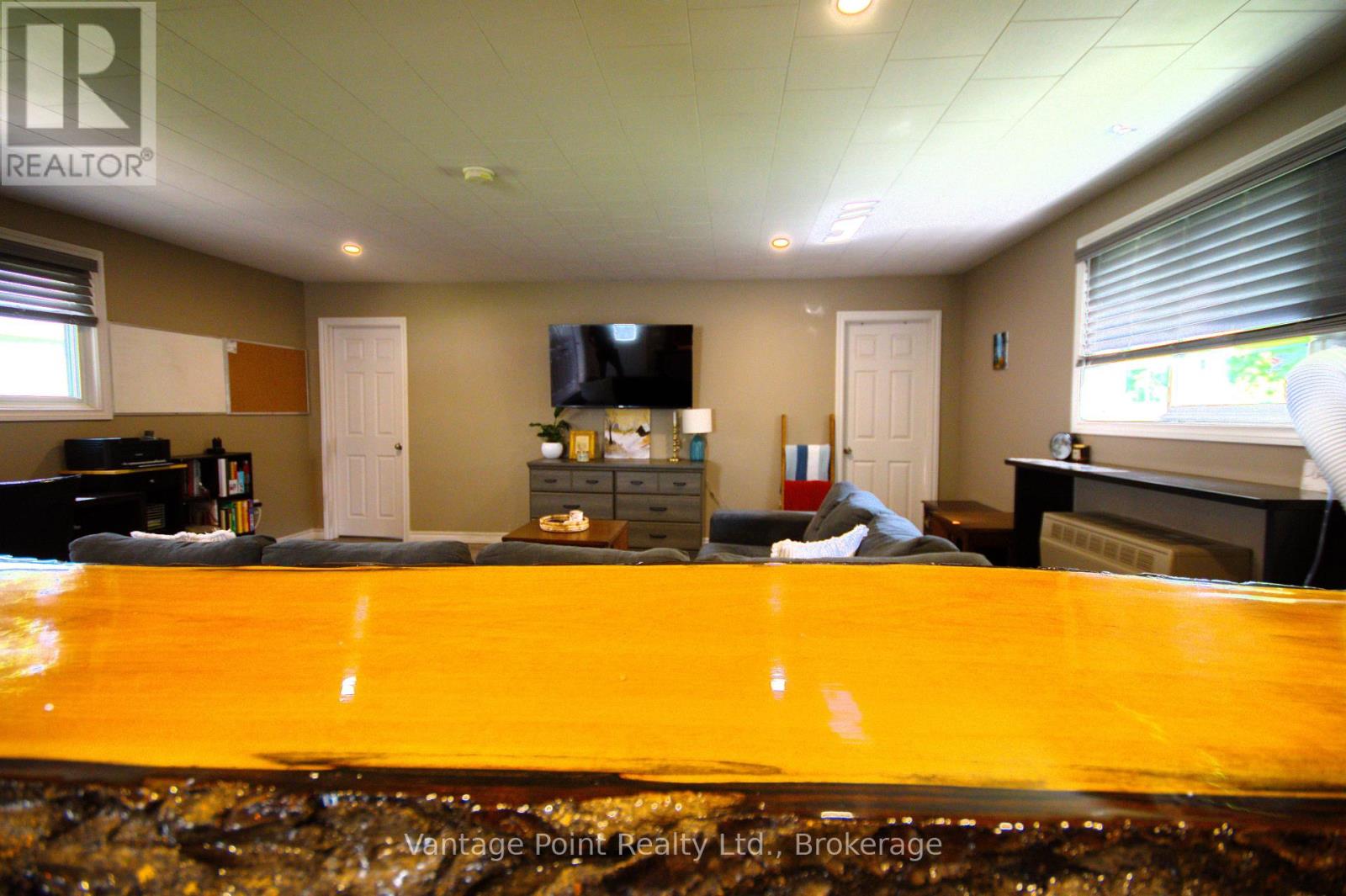 29 Margaret Street, Grey Highlands, Ontario N0C 1E0 - Photo 12 - X12420647