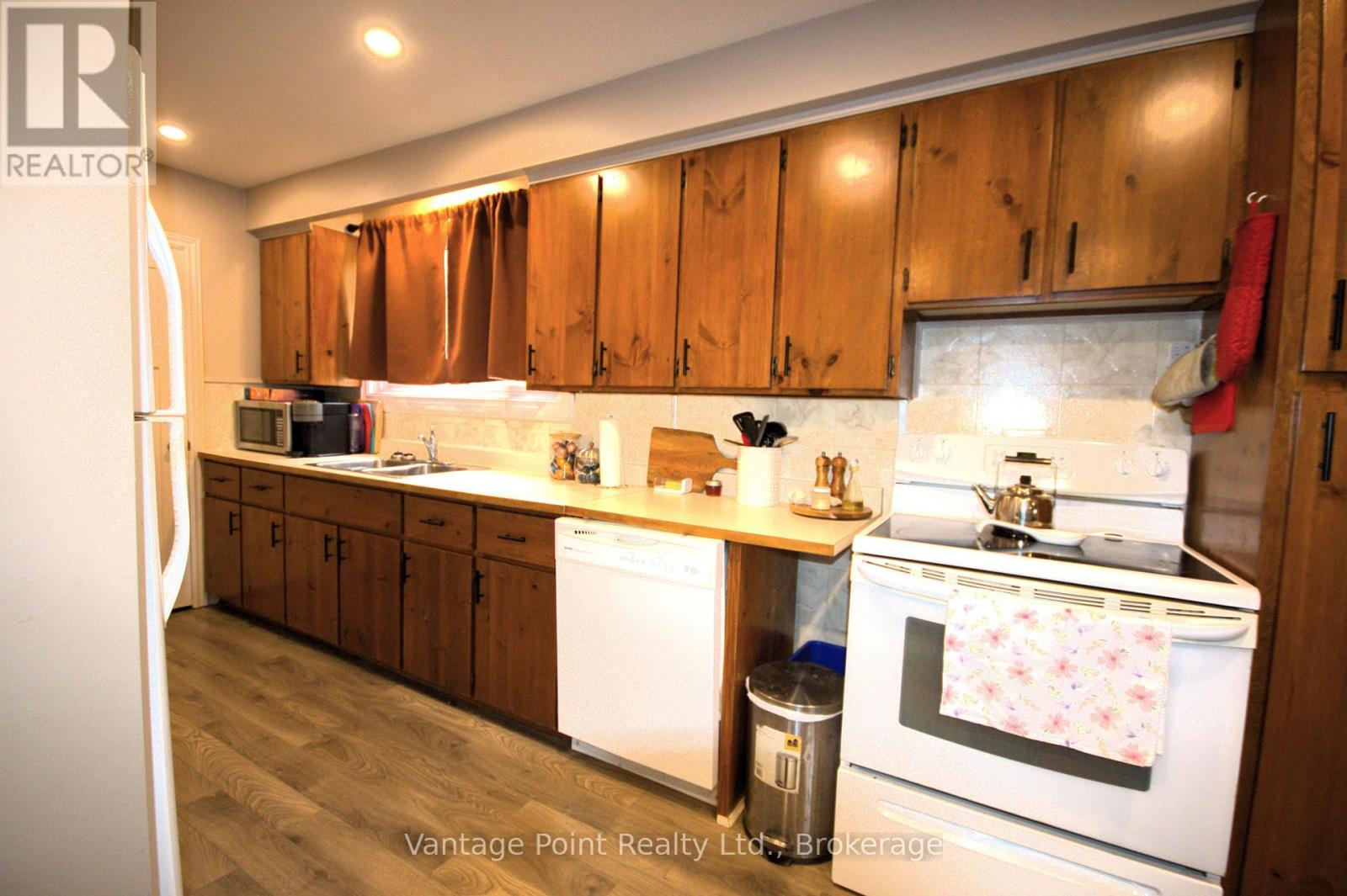 29 Margaret Street, Grey Highlands, Ontario N0C 1E0 - Photo 14 - X12420647