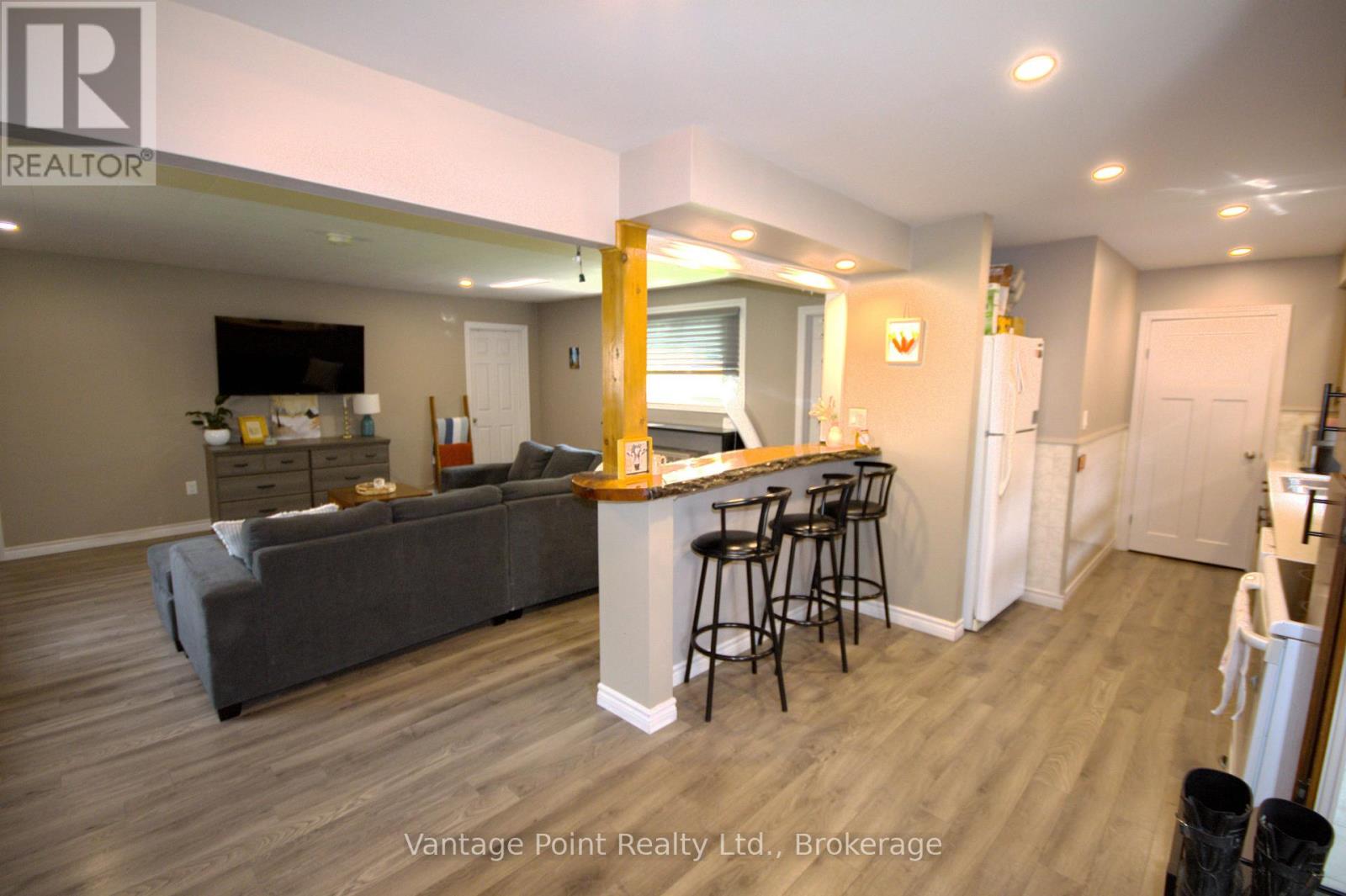 29 Margaret Street, Grey Highlands, Ontario N0C 1E0 - Photo 15 - X12420647