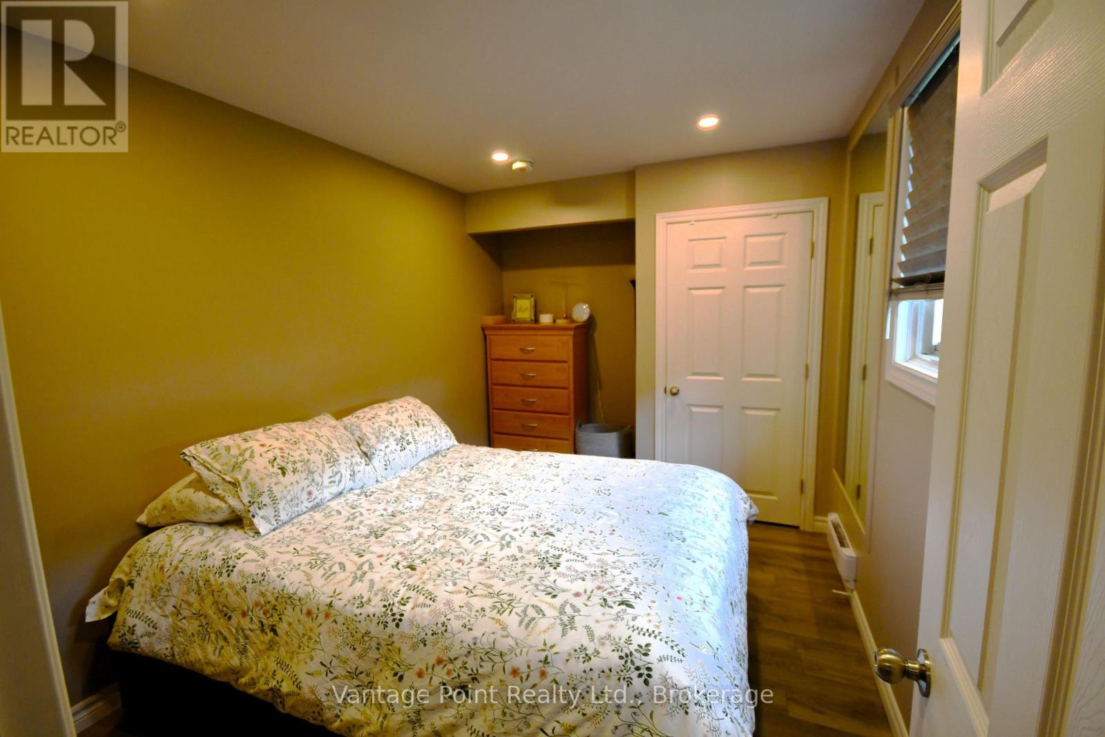 29 Margaret Street, Grey Highlands, Ontario N0C 1E0 - Photo 17 - X12420647