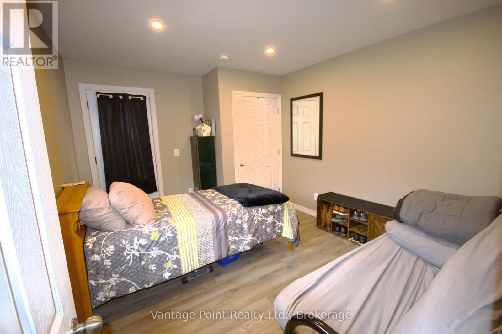 29 Margaret Street, Grey Highlands, Ontario N0C 1E0 - Photo 22 - X12420647