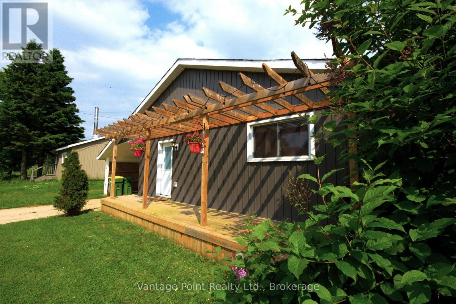 29 Margaret Street, Grey Highlands, Ontario N0C 1E0 - Photo 27 - X12420647