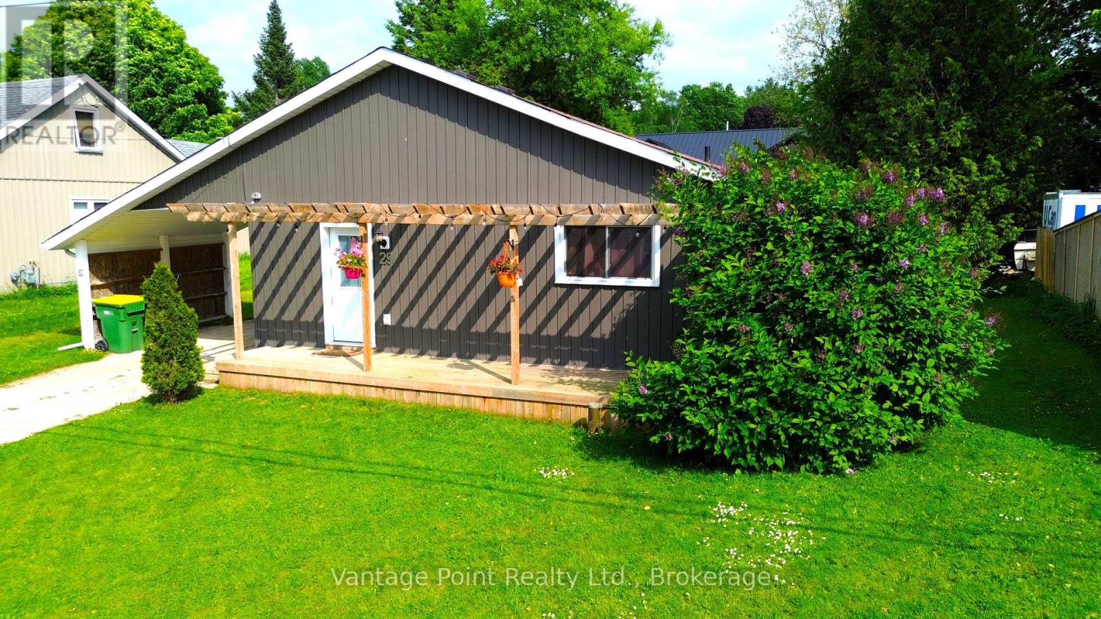 29 Margaret Street, Grey Highlands, Ontario N0C 1E0 - Photo 4 - X12420647