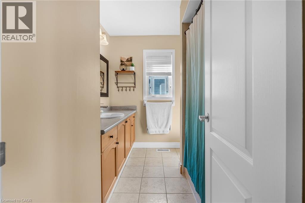 117 Glenmeadow Crescent, Stoney Creek, Ontario  L8E 6C1 - Photo 22 - 40772297
