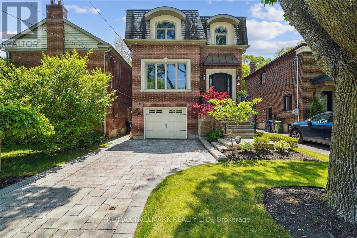 135 GLENVALE BOULEVARD, Toronto, Ontario