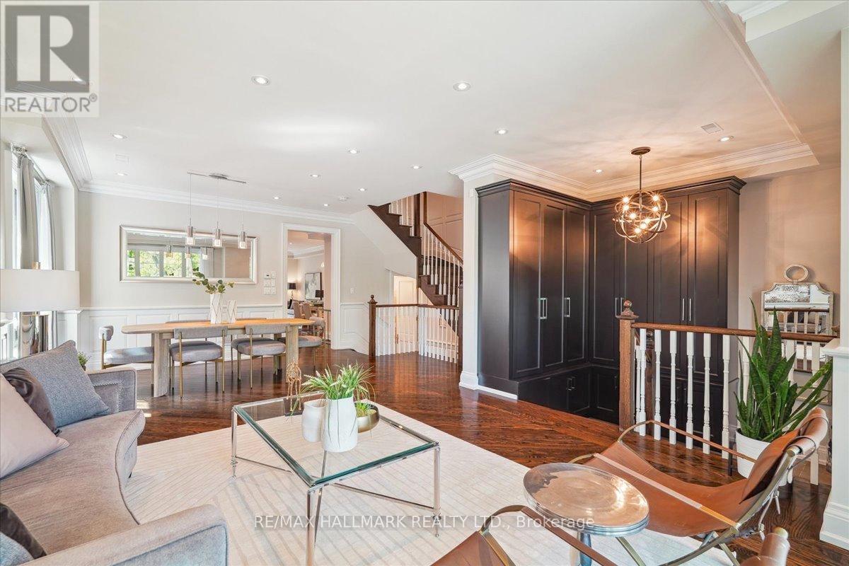 135 Glenvale Boulevard, Toronto, Ontario  M4G 2W1 - Photo 6 - C12420622