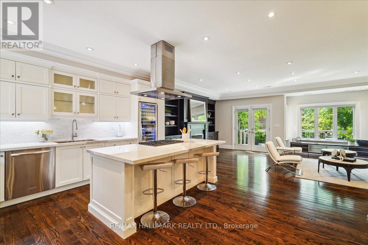 135 Glenvale Boulevard, Toronto, Ontario  M4G 2W1 - Photo 9 - C12420622