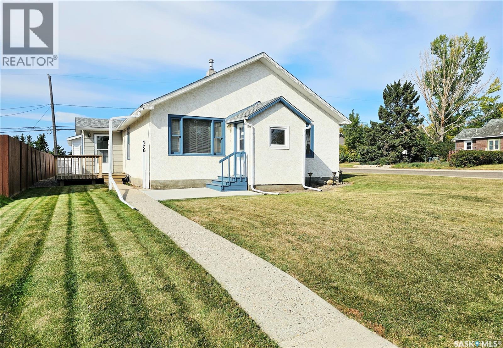 576 3rd AVENUE NW, Swift Current, Saskatchewan