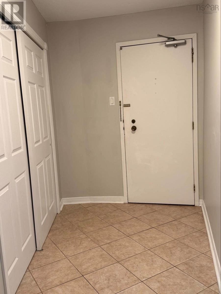 302 5561 Heatherwood Court, Halifax Regional Municipality, Nova Scotia  B3K 5N7 - Photo 3 - 202518219