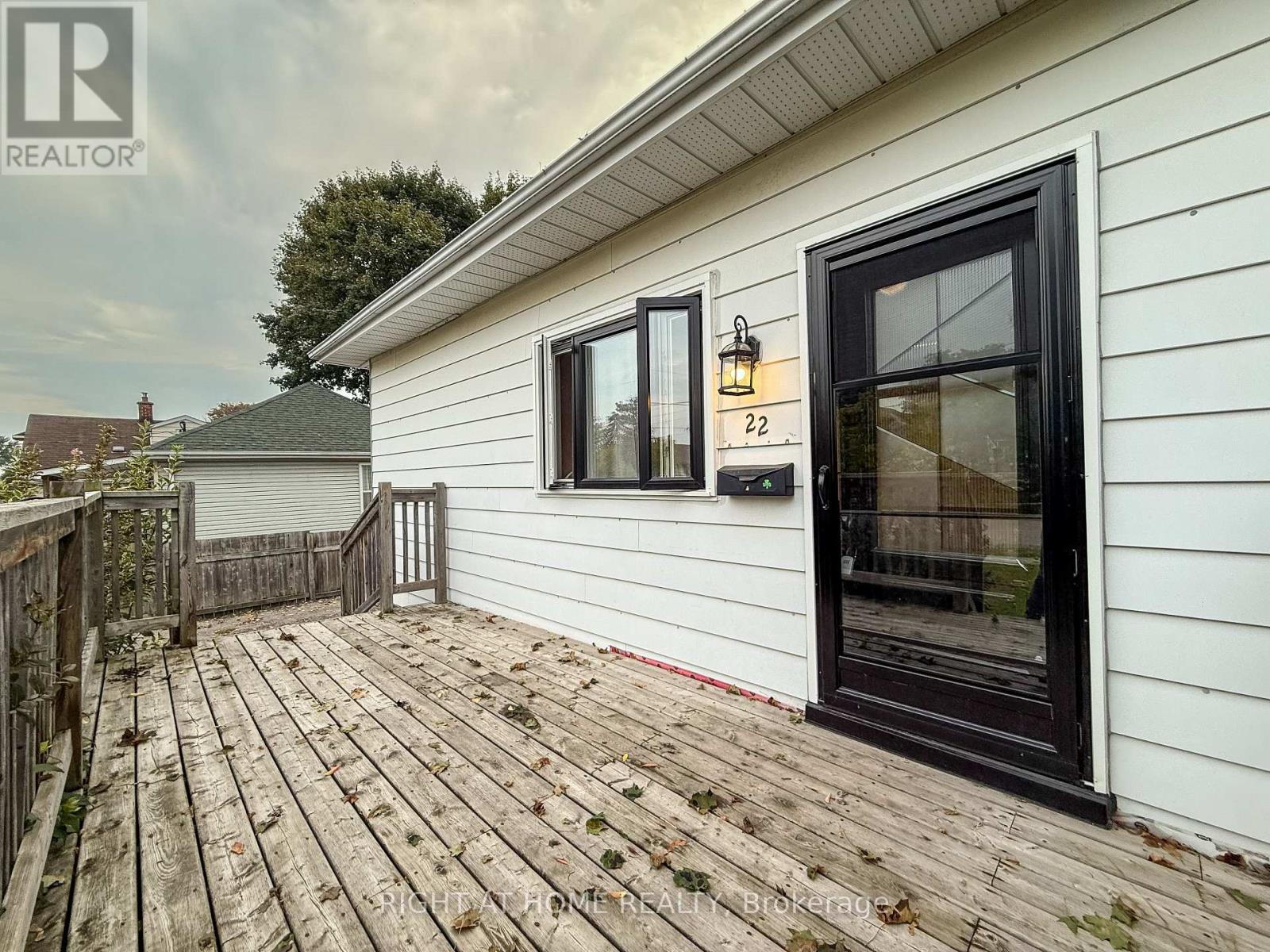 22 WESTMOUNT STREET, Oshawa, Ontario