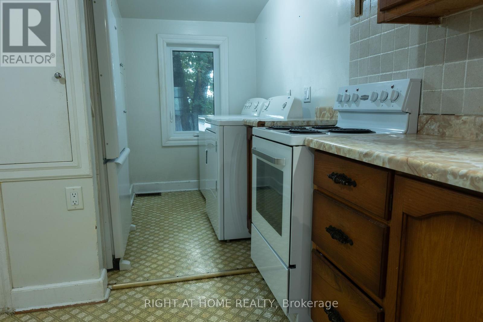 22 Westmount Street, Oshawa, Ontario  L1J 4W9 - Photo 11 - E12420644