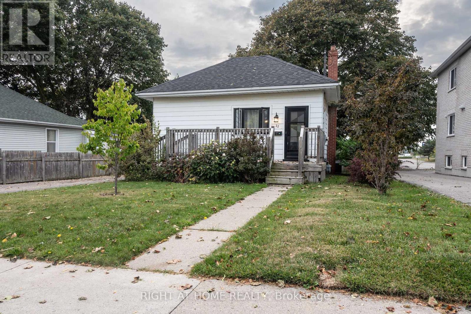 22 Westmount Street, Oshawa, Ontario  L1J 4W9 - Photo 3 - E12420644