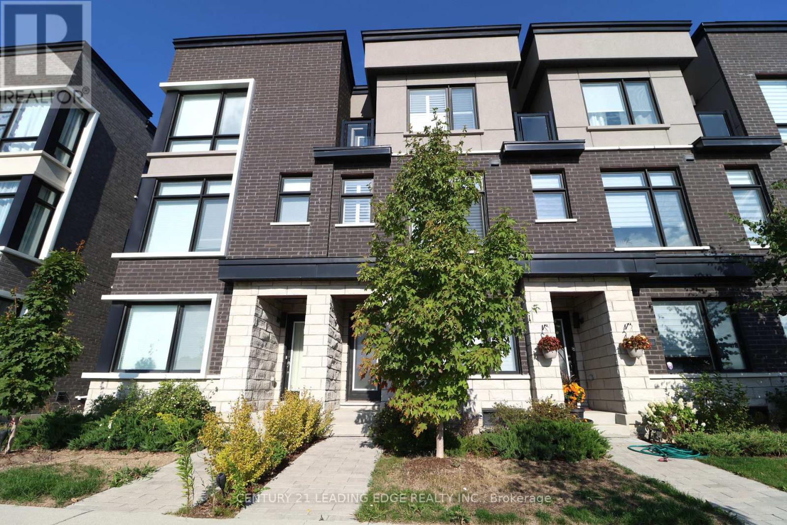 2644 CASTLEGATE CROSSING, Pickering, Ontario