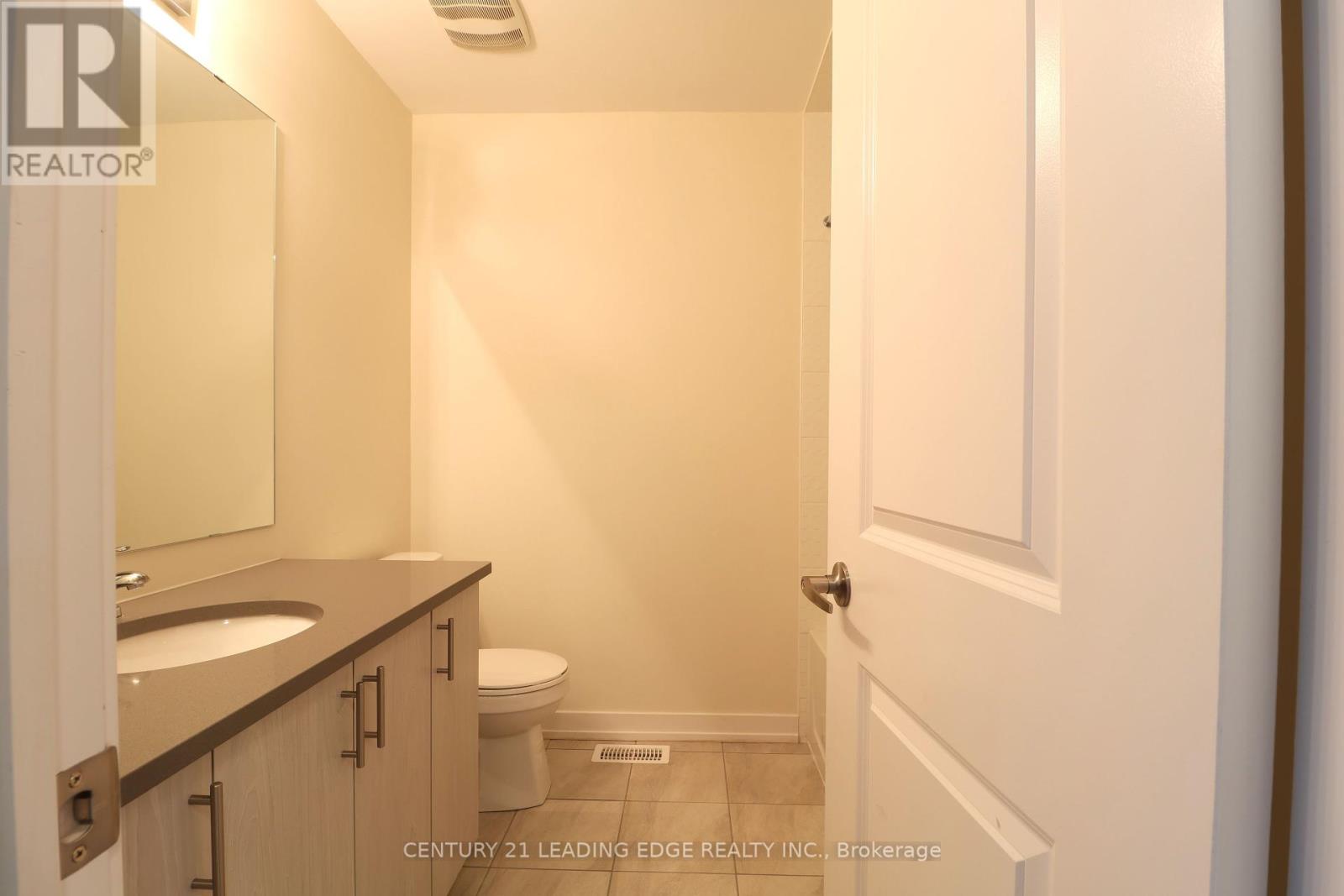 2644 Castlegate Crossing, Pickering, Ontario  L1X 0H8 - Photo 17 - E12420657