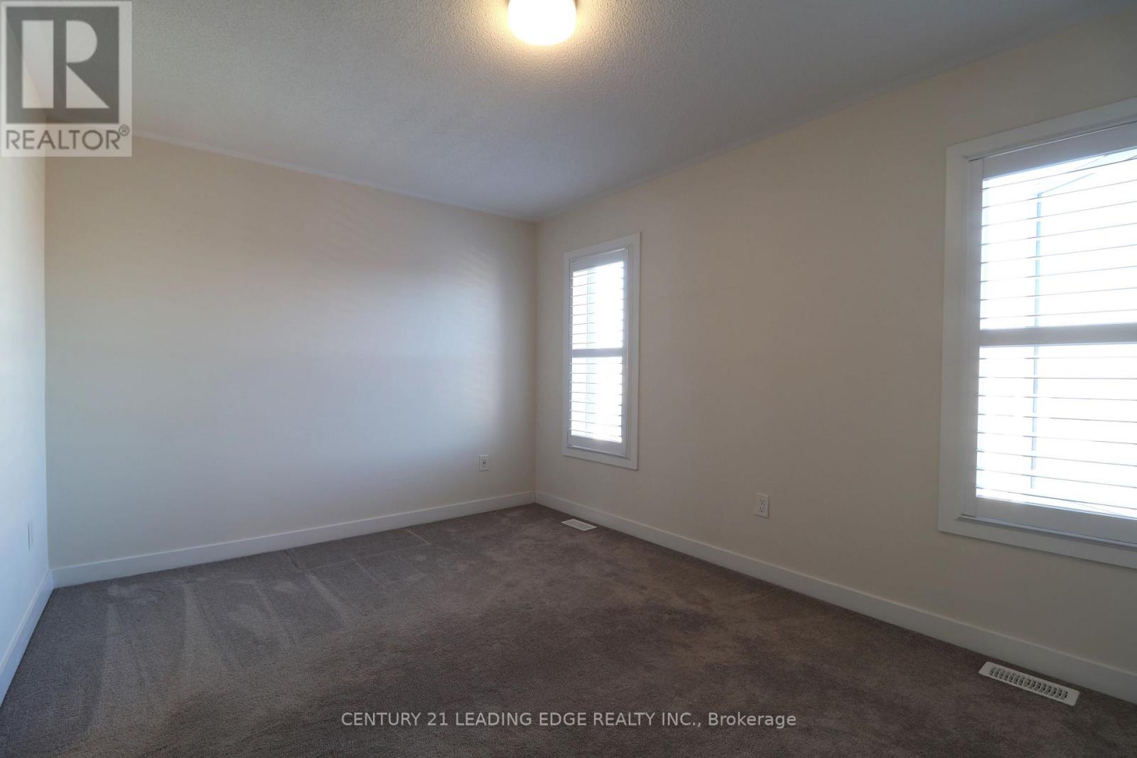 2644 Castlegate Crossing, Pickering, Ontario  L1X 0H8 - Photo 19 - E12420657