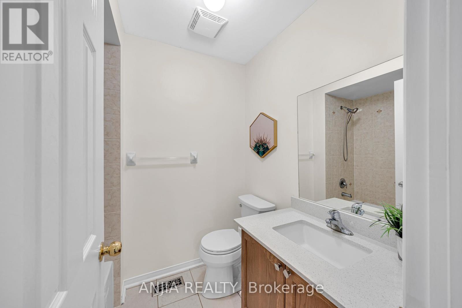 34 Horn Street, Whitchurch-Stouffville, Ontario  L4A 0X9 - Photo 10 - N12420625