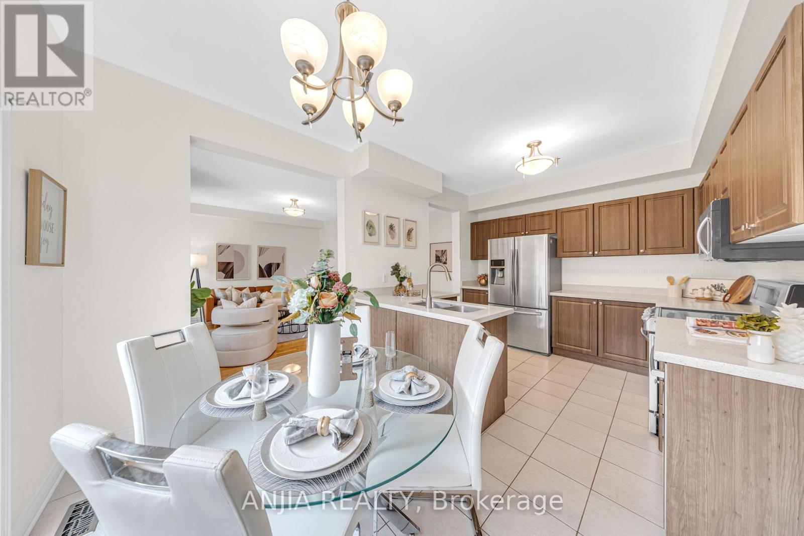 34 Horn Street, Whitchurch-Stouffville, Ontario  L4A 0X9 - Photo 18 - N12420625