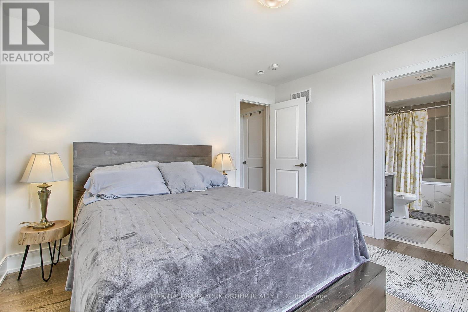 190 Walter English Drive, East Gwillimbury, Ontario  L0G 1R0 - Photo 26 - N12420640