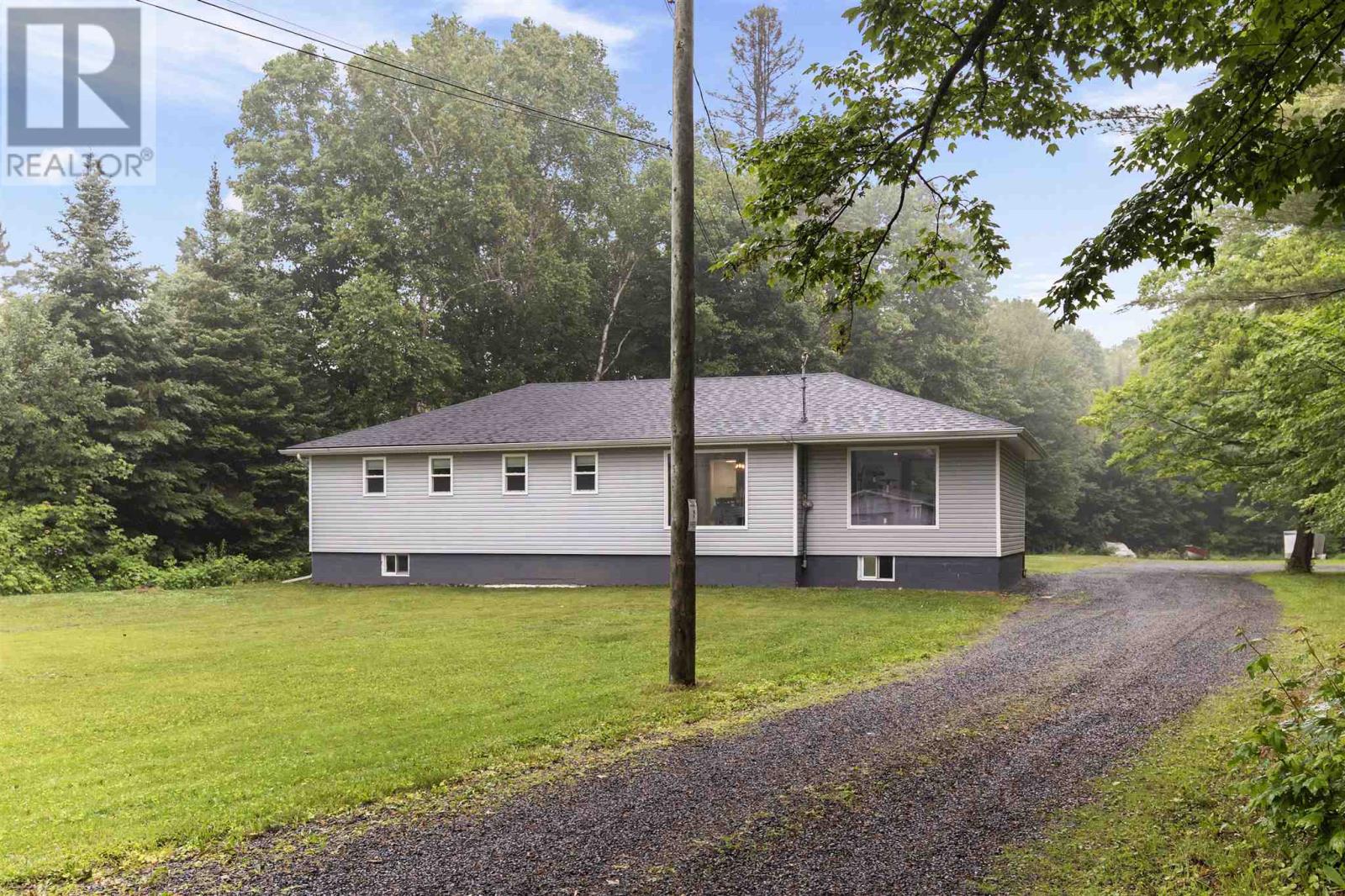 144 Landslide Rd, Sault Ste. Marie, Ontario  P6A 6J8 - Photo 2 - SM252629