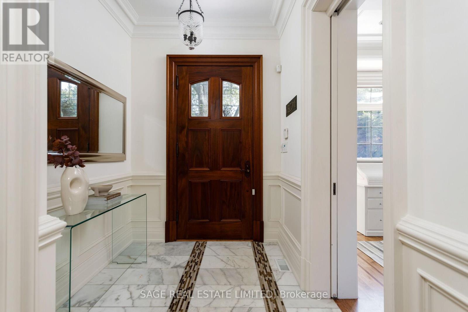 70 Wendover Road, Toronto, Ontario  M8X 2L3 - Photo 2 - W12420639