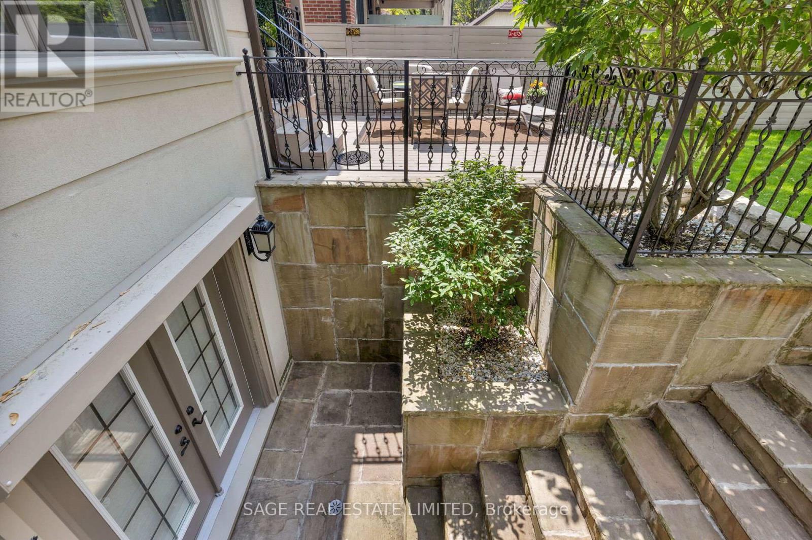 70 Wendover Road, Toronto, Ontario  M8X 2L3 - Photo 23 - W12420639