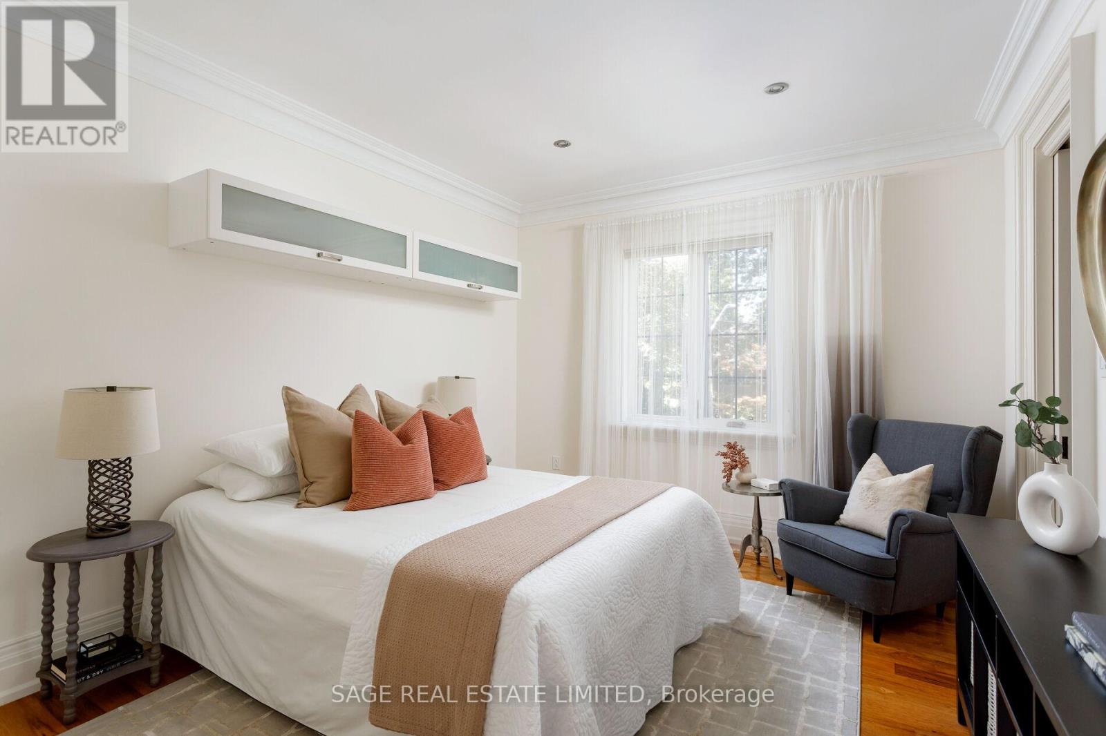 70 Wendover Road, Toronto, Ontario  M8X 2L3 - Photo 28 - W12420639