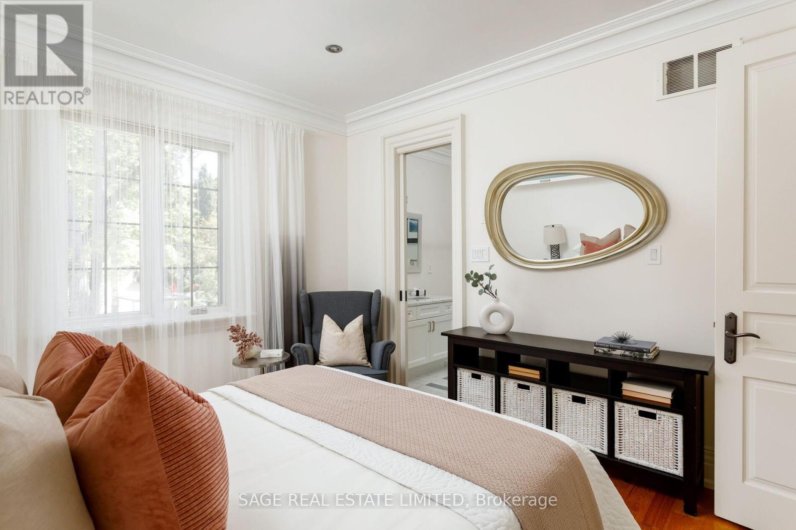 70 Wendover Road, Toronto, Ontario  M8X 2L3 - Photo 29 - W12420639