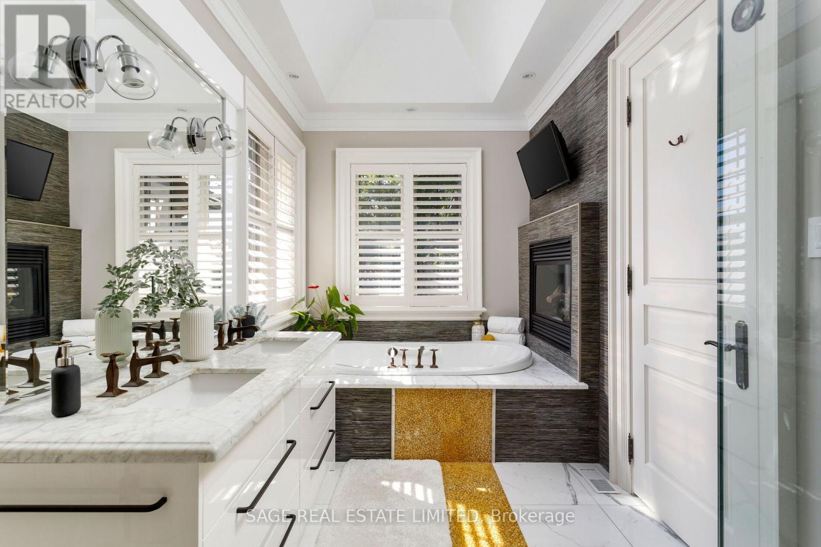 70 Wendover Road, Toronto, Ontario  M8X 2L3 - Photo 39 - W12420639