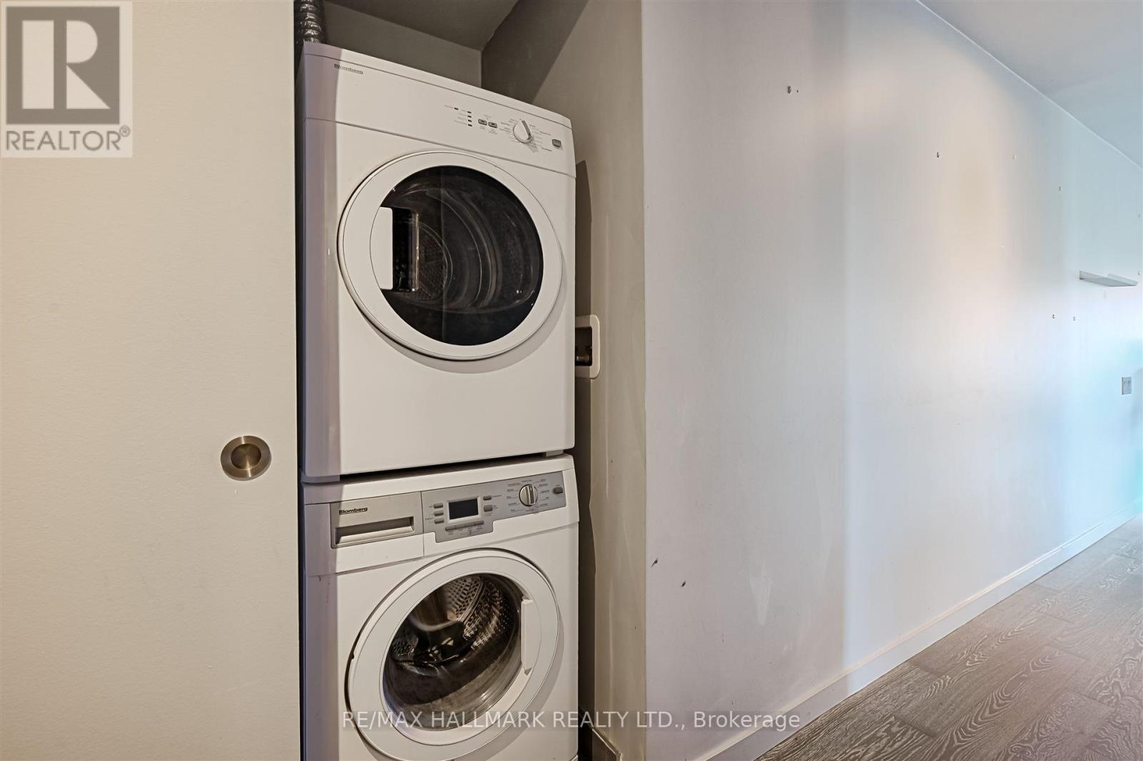 209 - 383 Sorauren Avenue, Toronto, Ontario  M6R 0A4 - Photo 11 - W12420642